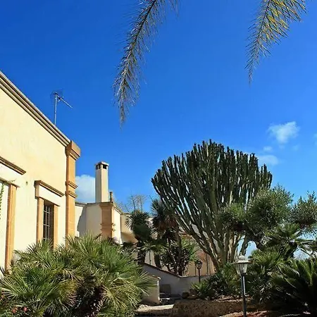A Giummara Country house